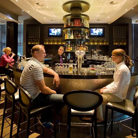 Hotel Der Valk Airporthotel 4*