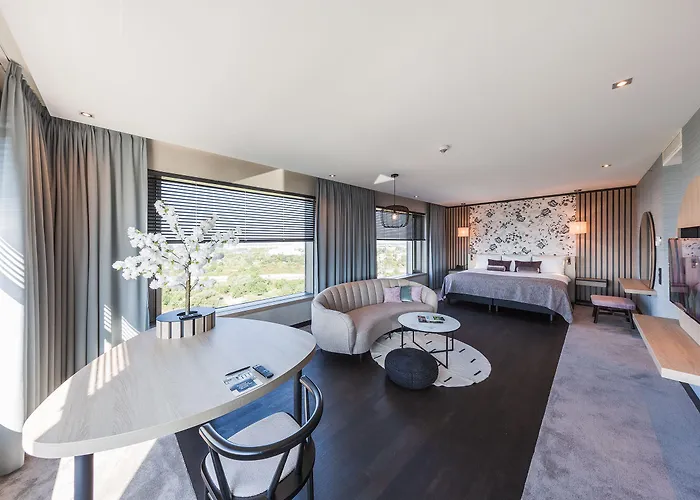 Der Valk Hotel 4*
