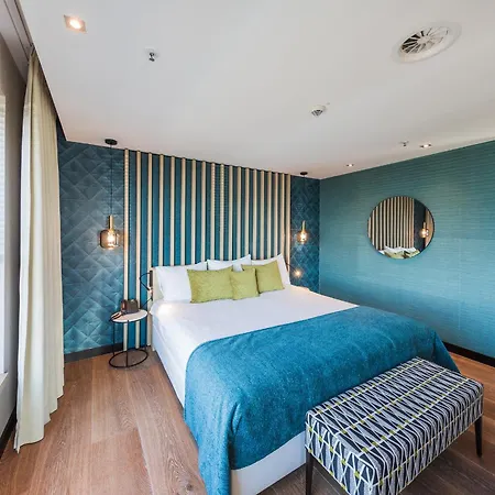 Hotel Der Valk 4*