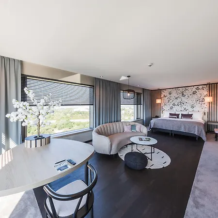 Der Valk Отель 4*